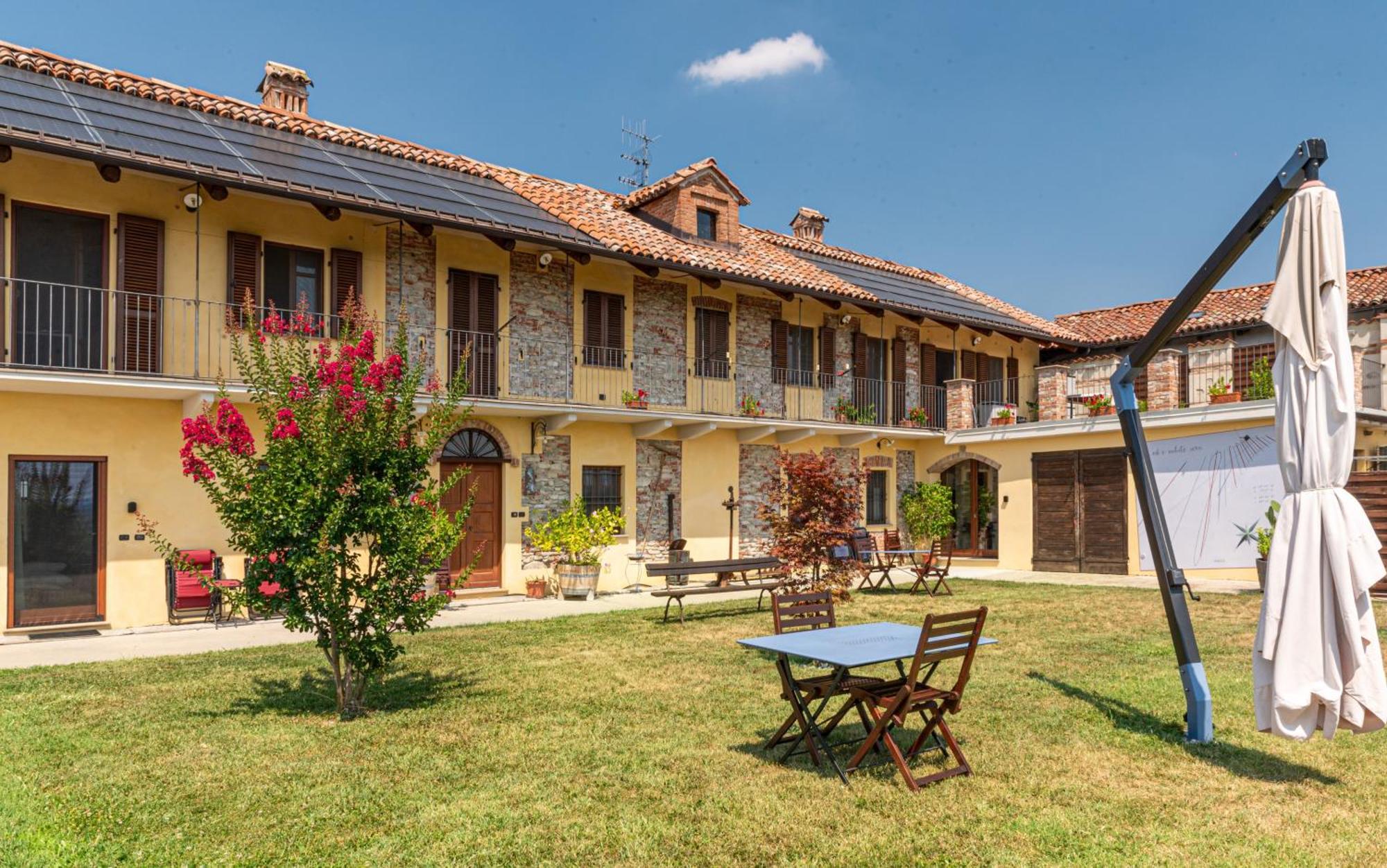 Appartamenti La Picchiera - Jole La Morra Exterior photo